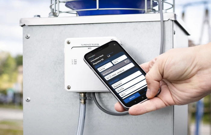 Konfiguracja regulatora FreshAIR przez aplikację mobilną przy użyciu modułu NFC